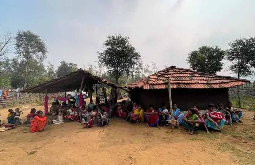 बस्तर में अपराध रोकने का अनोखा तरीका, गलती पर पूरे समाज को देना पड़ता है सामूहिक भोज