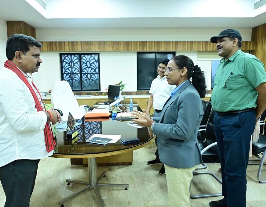 उप मुख्यमंत्री  विजय शर्मा ने राष्ट्रपति भवन से आमंत्रण मिलने पर रेणुका गोस्वामी को दी बधाई