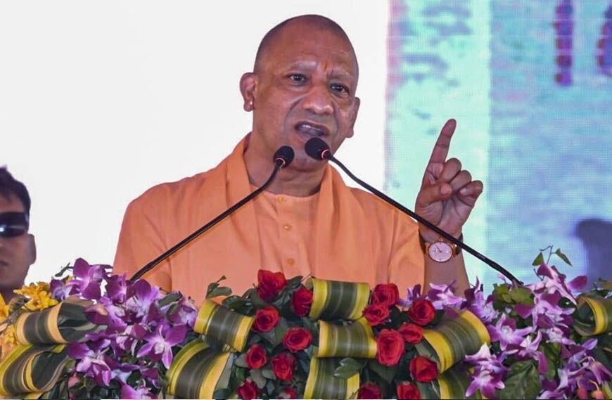 बबुआ 12 बजे तक सोते, 5 बजे जिम जाते थे', CM योगी का विपक्ष पर तीखा तंज