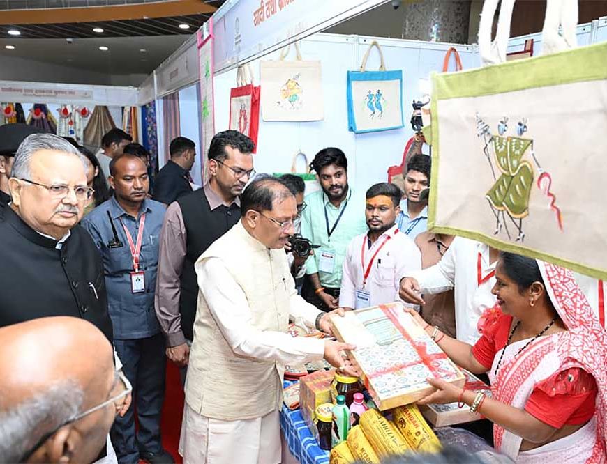 कोसा की चमक अब वैश्विक बाजार तक : मुख्यमंत्री ने लॉन्च किया छत्तीसगढ़ का प्रीमियम हैंडलूम ब्रांड 'कोशल फैब'