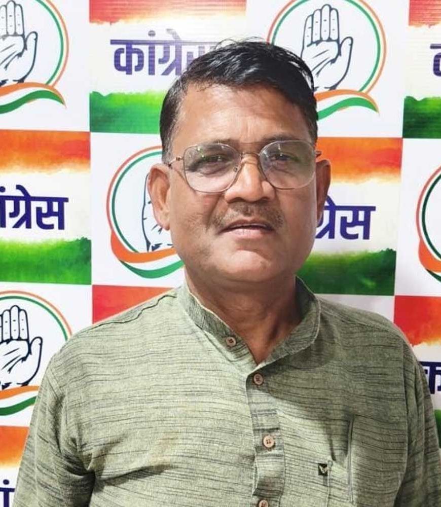 सरकारी कुर्सी पर राजनीति का रंग? पंचायत सचिव की कथित सोशल मीडिया सक्रियता पर कांग्रेस का हमला, निष्पक्ष जांच की उठी मांग