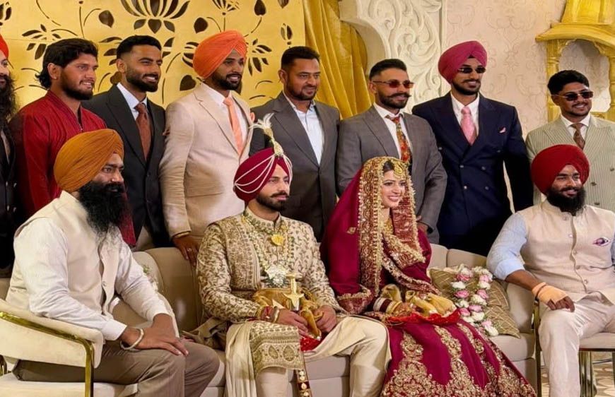 सुर्ख लाल जोड़े में दुल्हन बनीं एक्ट्रेस: गुरुद्वारे में क्रिकेटर संग गुपचुप रचाई शादी, बाराती बने Arshdeep Singh