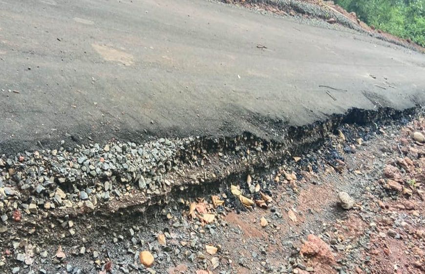 301.16 लाख की प्रधानमंत्री जन मन सड़क 4 महीने में ही ध्वस्त