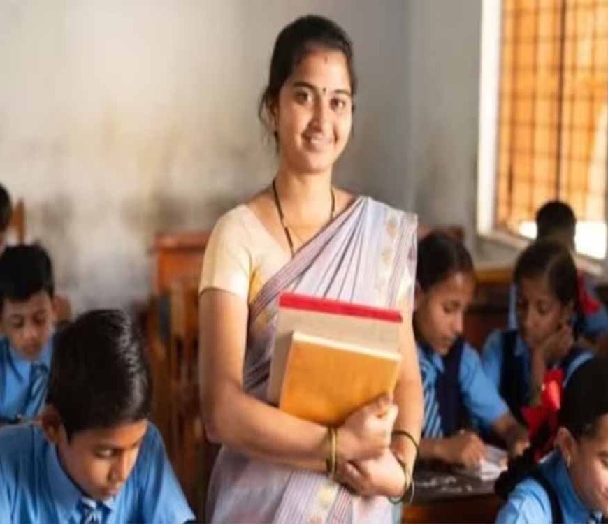 CG शिक्षा विभाग में बड़ा फेरबदल, 700 शिक्षकों के तबादले; जारी हुई ट्रांसफर लिस्ट