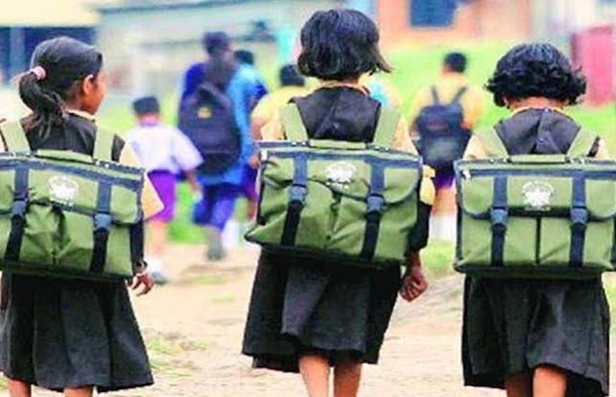 स्कूली बच्चों की सुरक्षा पर योगी सरकार सख्त, 12 साल तक के बच्चों संग अटेंडेंट अनिवार्य
