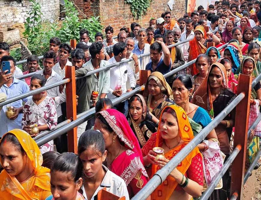 CG के शिवालयों में सावन के दूसरे सोमवार उमड़ा आस्था का सैलाब, बोल बम के जयकारों के साथ पहुंचे कांवड़िए
