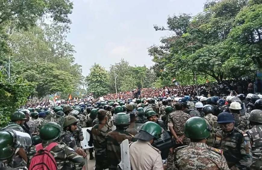 JPSC-JSSC प्रदर्शन में हंगामा, पुलिस का लाठीचार्ज और आंसू गैस, कई जगह तनाव