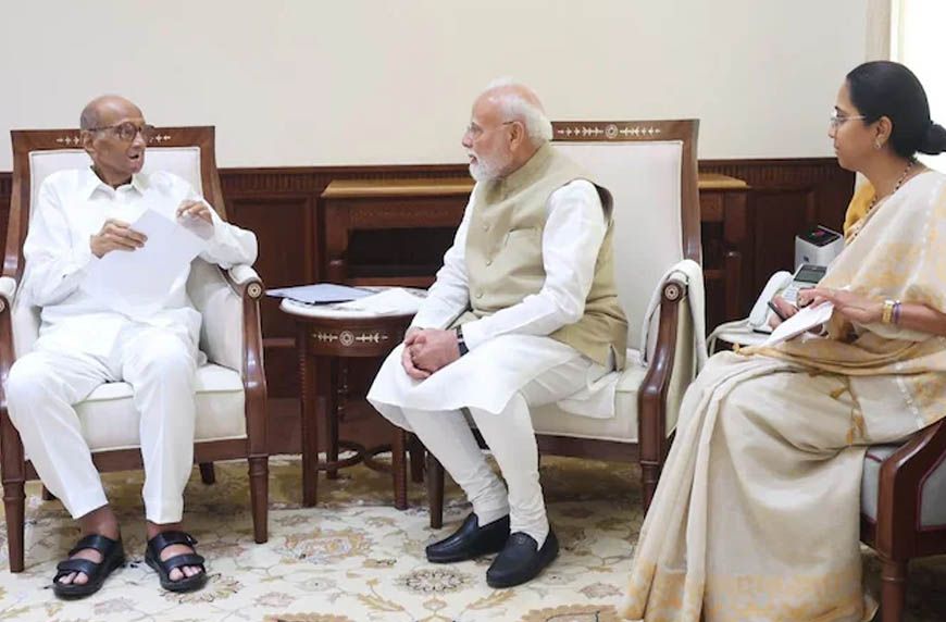 PM मोदी से मिले शरद पवार गुट के सांसद, महाराष्ट्र की सियासत में क्या पक रही है खिचड़ी?