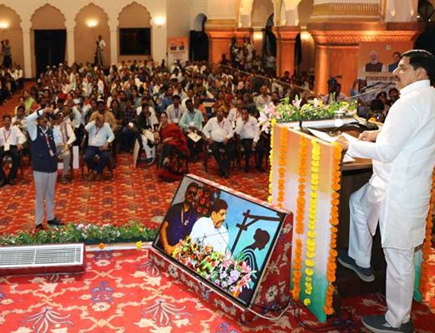कुटीर एवं ग्रामोद्योग उत्पादों की ग्लोबल मार्केटिंग के करेंगे समस्त प्रयास : मुख्यमंत्री डॉ. यादव
