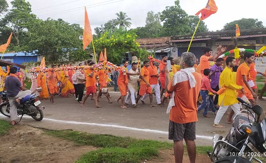 राजनगर के  केरहा धाम से कांवड़ियों ने भोले बाबा को जल अर्पित करने किया प्रस्थान