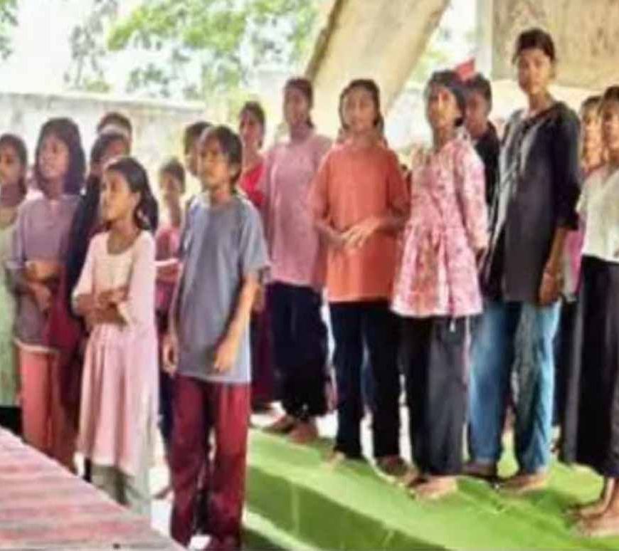 छात्रावास के बच्चों का आरोप, गार्ड वर्दी धुलवाने के साथ कराती है मालिश