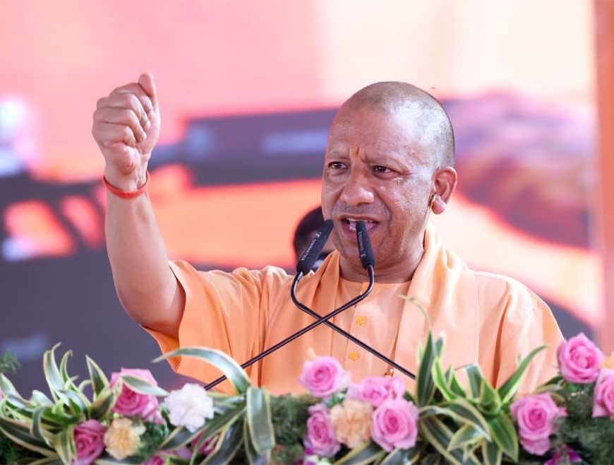 मुख्यमंत्री ने विभिन्न योजनाओं के लाभार्थियों को किया सम्मानित