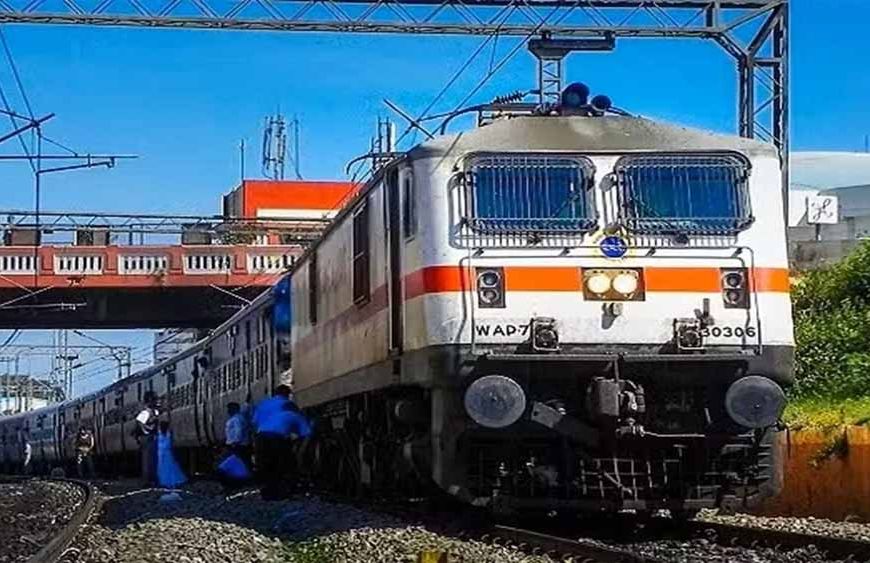 Train Cancelled: दिल्ली-रेवाड़ी समेत कई रूट की 23 ट्रेनें अक्टूबर में रहेंगी रद्द