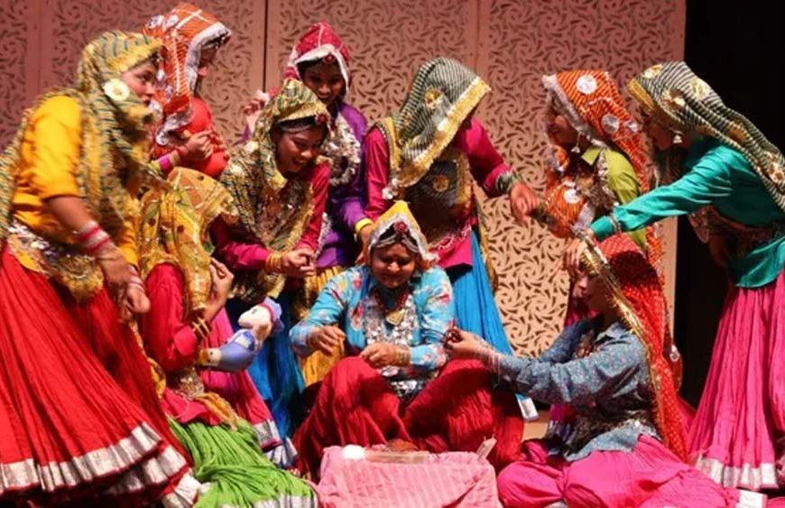 कुरुक्षेत्र में हरियाणा कला परिषद ने धूमधाम से मनाया तीज उत्सव, लोकनृत्यों ने बांधा समां