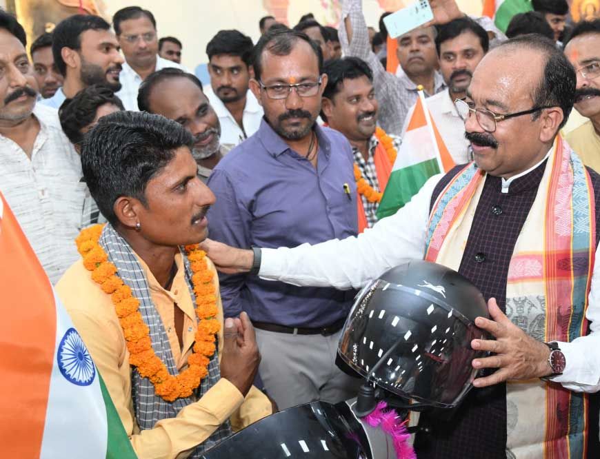 रायपुर : तिपहिया स्कूटी से बढ़ेगी दिव्यांगजनों की आत्मनिर्भरता : अरुण साव