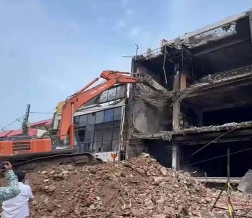 लखनऊ में 101 अवैध इमारतों पर चलेगा बुलडोजर, 17 अगस्त से शुरू होगा ध्वस्तीकरण अभियान