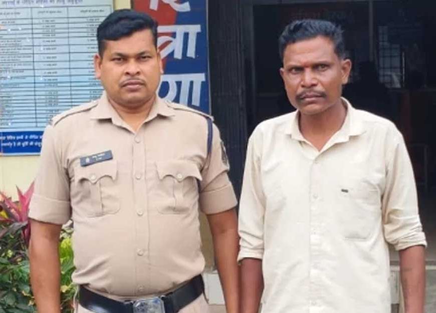 फॉरेस्ट-होमगार्ड में नौकरी का झांसा, वर्दी दिखाकर लाखों की ठगी करने वाला हिस्ट्रीशीटर गिरफ्तार
