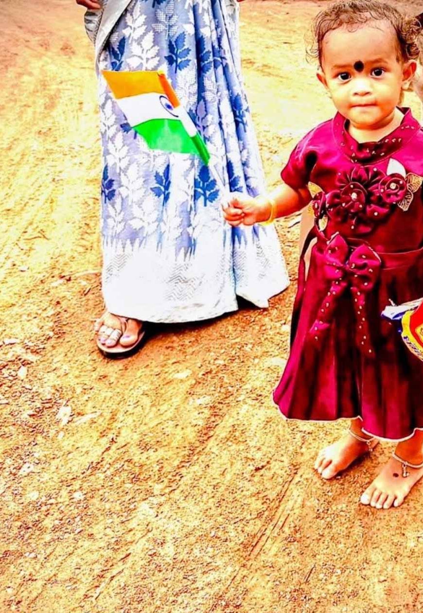 बस्तर में ‘निवा दुवाड़ ते’ अभियान, ग्रामीणों के द्वार पहुंचकर समस्याएं सुलझा रही पुलिस