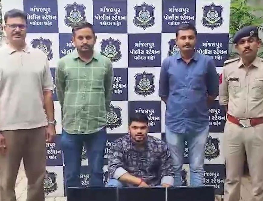 ‘कपड़े उतारो और पैसे कमाओ’! 10वीं पास युवक ने बनाया ऐप, फ्लैट में चल रहा था ऑनलाइन खेल