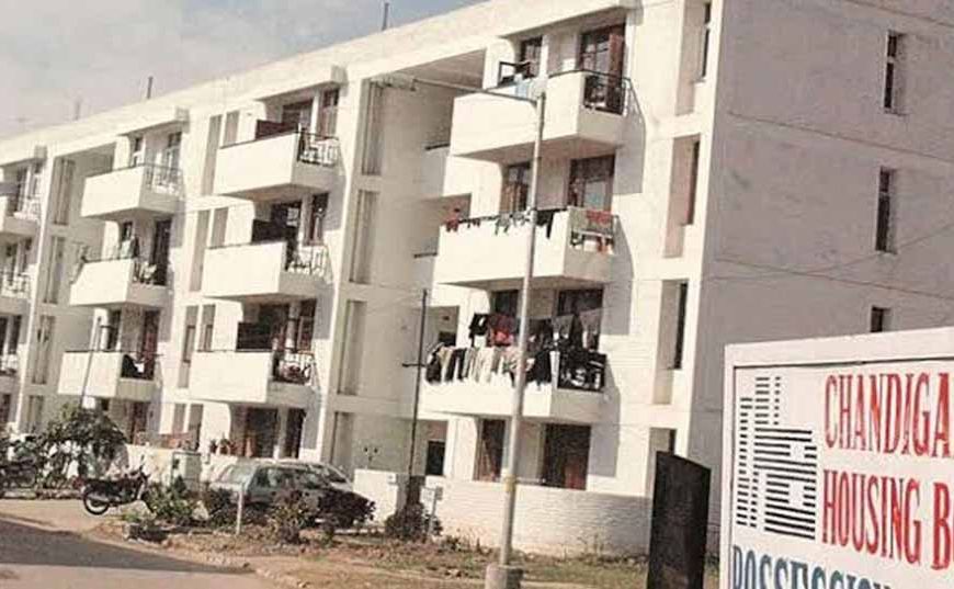 Chandigarh News: 12,752 फ्लैट्स आवंटियों पर बेदखली का खतरा, किस्त बकाया होने से बढ़ी चिंता