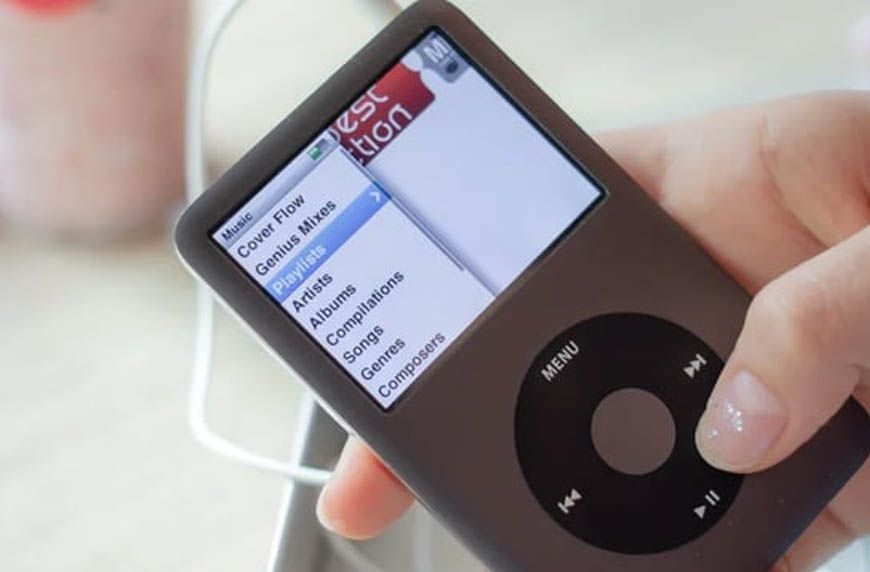 Gen Z को स्मार्टफोन नहीं, पुराने iPod का चढ़ा क्रेज! 2022 में बंद हुआ डिवाइस 2026 में फिर ट्रेंड में