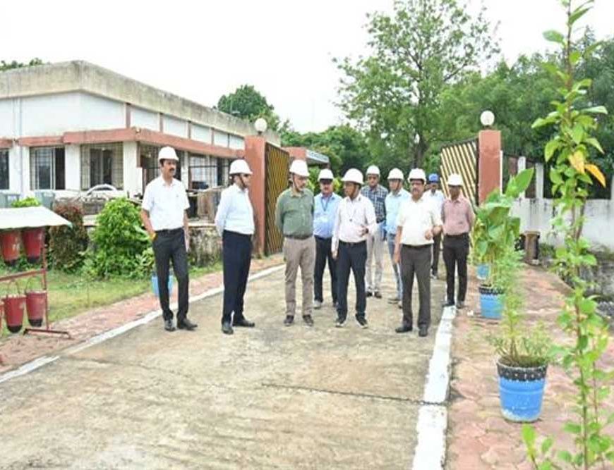 प्रमुख सचिव ऊर्जा ने किया एम पी ट्रांसको के 132 के.व्ही. सबस्टेशन सलामतपुर का निरीक्षण