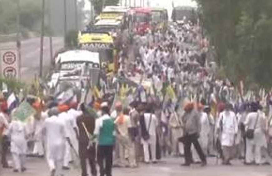 खनौरी बॉर्डर पर नहीं लगेगा पक्का मोर्चा, केंद्र से बातचीत के लिए दिल्ली कूच पर अड़े किसान