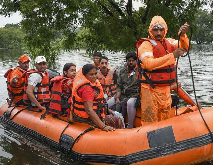 बाढ़ प्रभावित क्षेत्रों में राहत-बचाव के लिए 86 टीमें तैनात, एनडीआरएफ-एसडीआरएफ और पीएसी मोर्चे पर