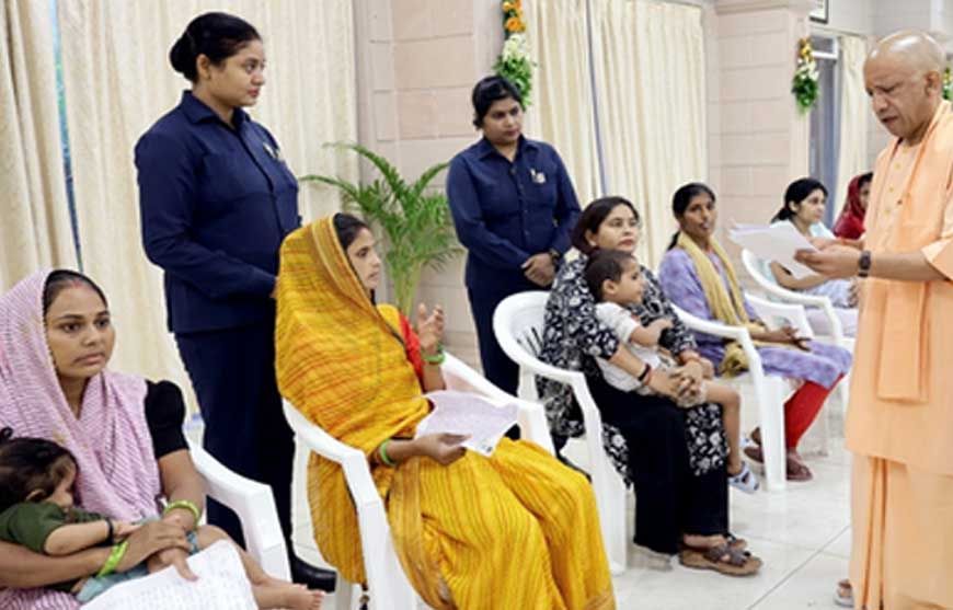 रास्ता न दिला पाएं तो लेखपाल, कानूनगो, तहसीलदार सबको सस्पेंड करो-मुख्यमंत्री योगी