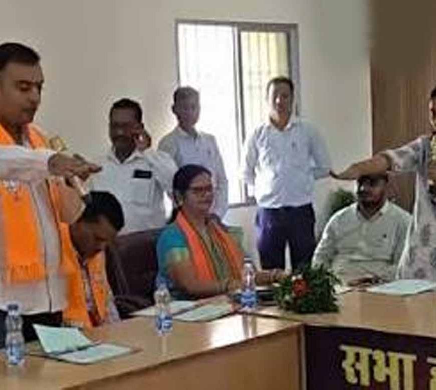 नगर पंचायत नगरी में उत्कृष्ट कर्मचारियों का सम्मान, बढ़ाया हौसला