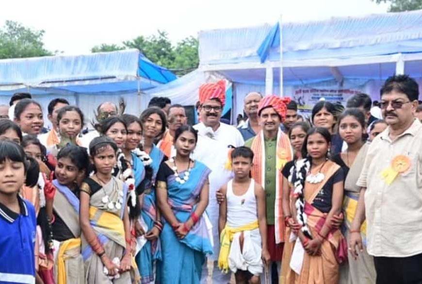 रिमझिम फुहारों के बीच खेल प्रतिभाओं ने भरी उड़ान, 26वीं राज्य स्तरीय शालेय क्रीड़ा प्रतियोगिता का भव्य शुभारंभ