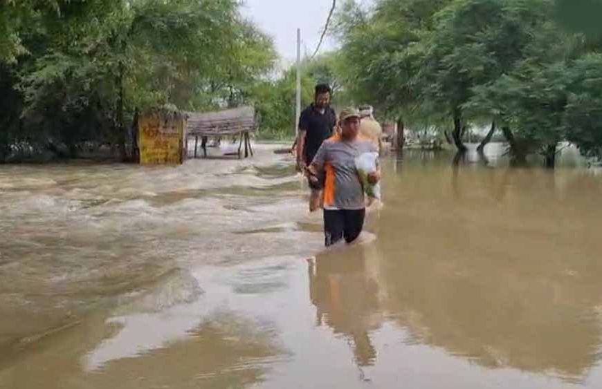 पटियाला के घनौर में फिर घग्गर का खौफ, सड़क पर साढ़े 3 फीट पानी से मचा हड़कंप