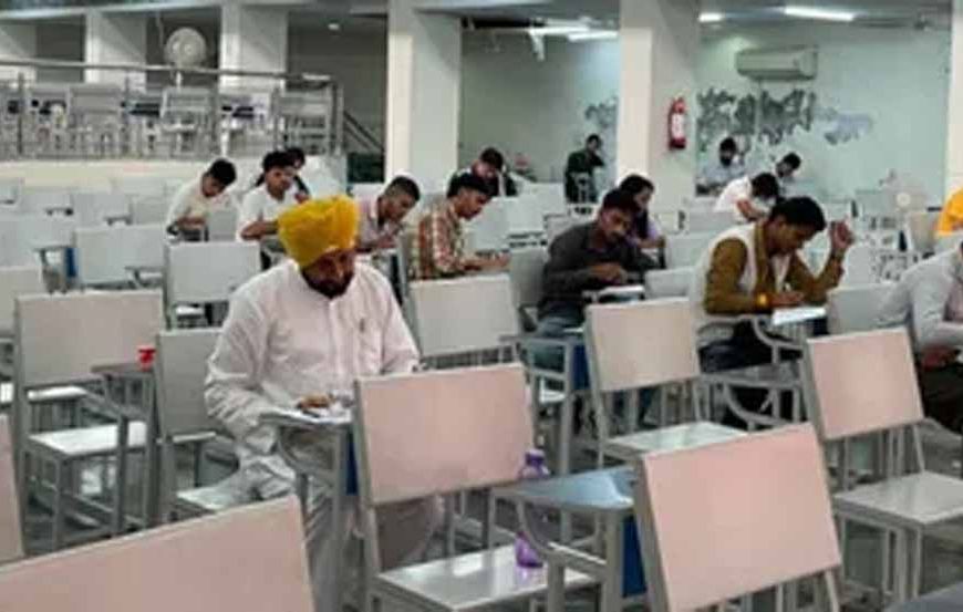 पंजाब के पूर्व CM चन्नी ने PU में दी परीक्षा, बोले- मौका साल में एक बार, पार्टी बैठकें तो होती रहती हैं