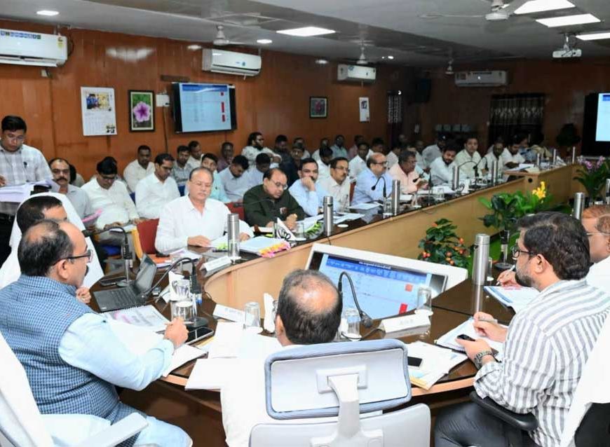 उप मुख्यमंत्री  अरुण साव ने विकास कार्यों और योजनाओं के क्रियान्वयन की समीक्षा की