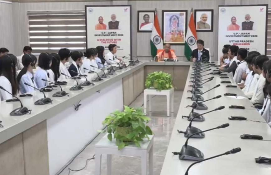 CM योगी के सामने जापानी और भारतीय छात्रों का संवाद, संस्कृति से मजबूत हुई दोस्ती