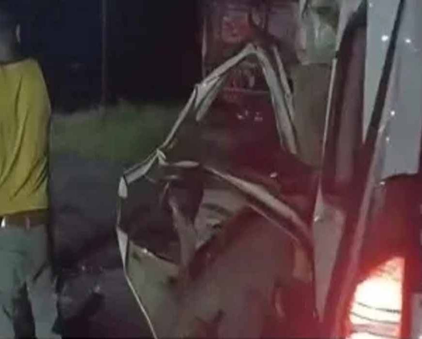 नागपुर-बैतूल हाईवे पर भीषण हादसा, ट्रक में घुसी कार; 3 की मौत, 6 नागपुर रेफर