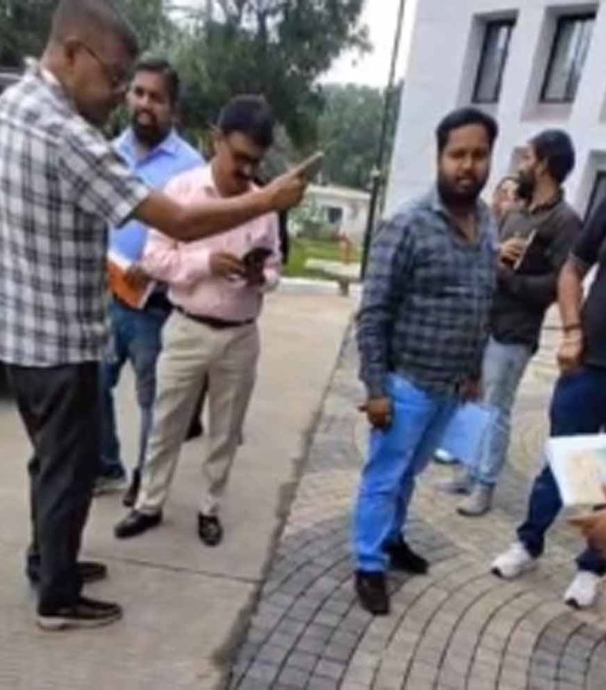 भोपाल नगर निगम के AHO का विवादित बयान, बोले- 'मैं मंत्री की भी नहीं सुनता, इस्तीफा जेब में रखता हूं'