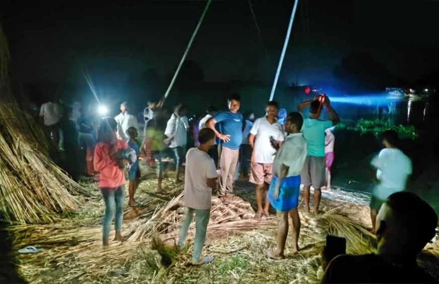 भागलपुर में राघोपुर बांध टूटा, नदी में बने टापू के दबाव से बढ़ा कटाव?