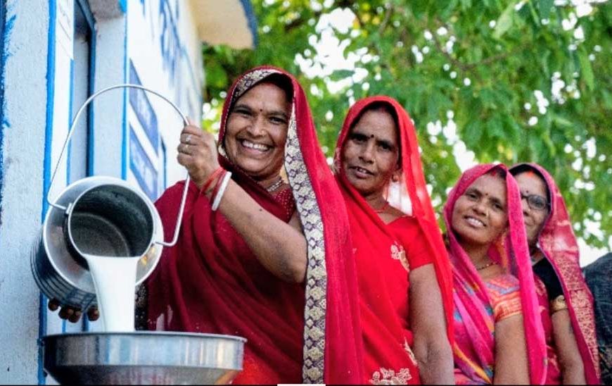 यूपी की महिलाओं ने किया कमाल : समूह की पांच कंपनियों का कारोबार साढ़े पांच हजार करोड़ के पार