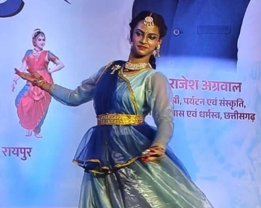 घुमड़ते बादलों के बीच मुक्ताकाशी मंच पर साकार हुआ ‘पावस प्रसंग’