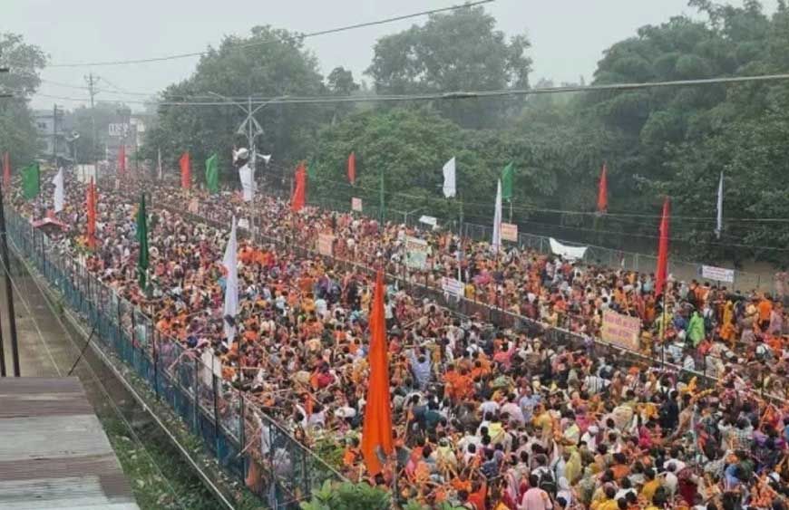 सीवन घाट पर एंट्री रोकी, श्रद्धालुओं की भारी भीड़: सीहोर में 11 किमी लंबी कांवड़ यात्रा शुरू