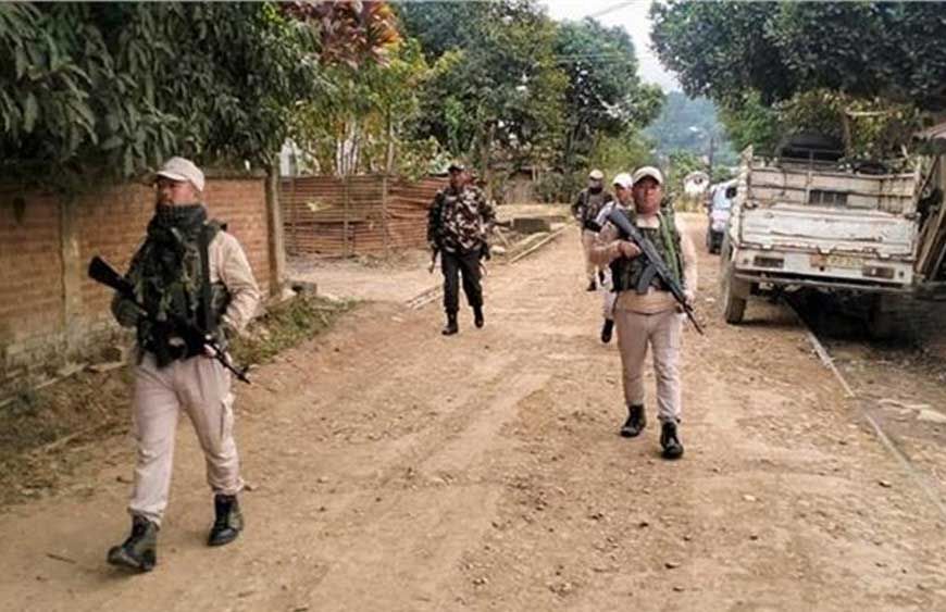 इंफाल पूर्व में पुलिस-सेना की बड़ी कार्रवाई, भारी मात्रा में हथियार बरामद; 3 उग्रवादी गिरफ्तार