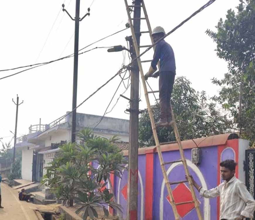 जांजगीर-चांपा में बिजली विभाग की सख्ती, बकायादारों के काटे गए कनेक्शन