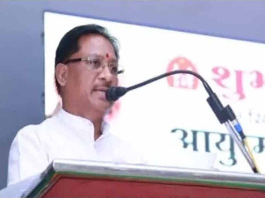 बलरामपुर-जशपुर दौरे पर रवाना CM साय, बोले- कांग्रेस ने आदिवासियों को सिर्फ वोट बैंक समझा