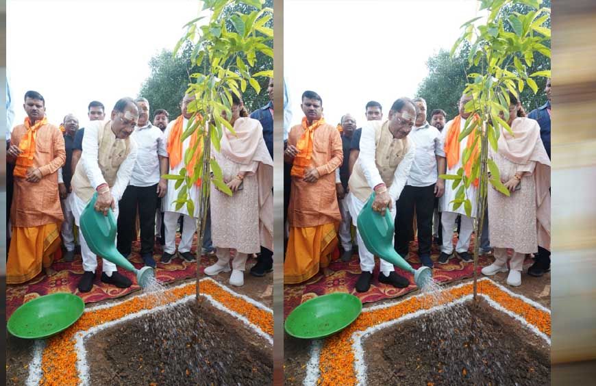 मुख्यमंत्री विष्णुदेव साय ने बाबा कर्मेश्वर का किया रुद्राभिषेक, प्रदेशवासियों की सुख-समृद्धि और खुशहाली की कामना की