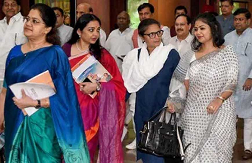 सुप्रीम कोर्ट के नोटिस के बाद ओम बिरला भी एक्शन में, TMC के बागी सांसदों से 7 दिन में जवाब तलब