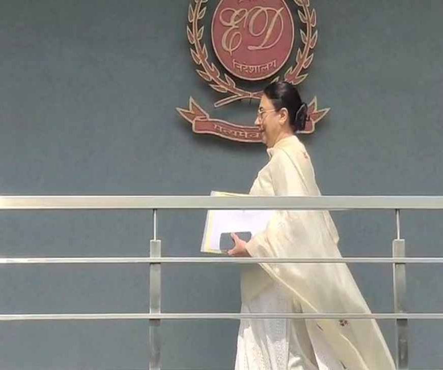 मोहाली आवासीय परियोजना मामले में ED दफ्तर पहुंचीं IAS कंवलप्रीत बराड़