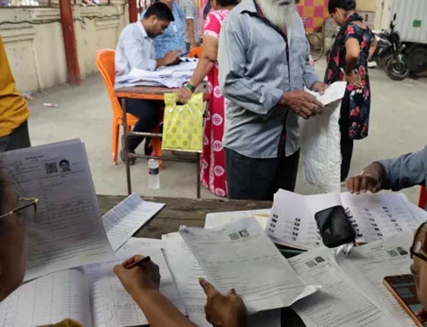 पंजाब में 1.46 लाख लोगों को SIR नोटिस, नाम जुड़वाने कैंपों में उमड़ी भीड़; पहले रखें ये दस्तावेज