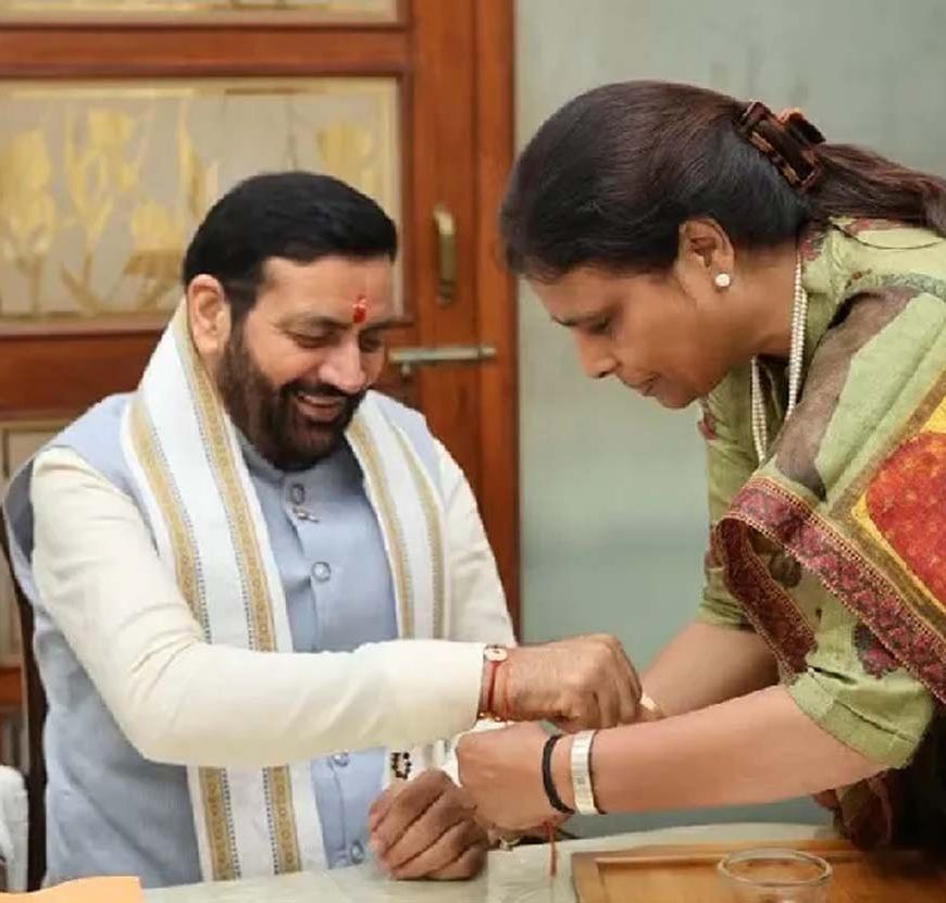 हरियाणा में रक्षाबंधन की धूम, CM सैनी से लेकर हुड्डा तक नेताओं ने बहनों से बंधवाई राखी