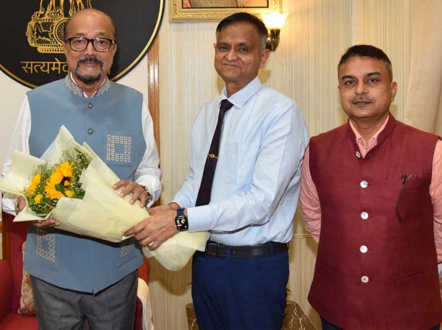 राज्यपाल  रमेन डेका से एम्स के कार्यपालक निदेशक ने की सौजन्य मुलाक़ात
